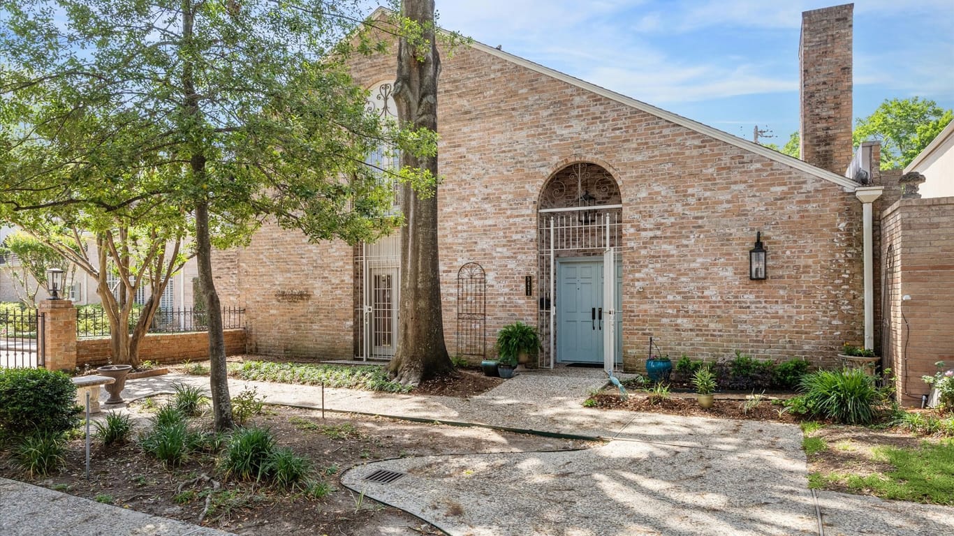 Houston 2-story, 3-bed 5411 Chevy Chase Drive-idx