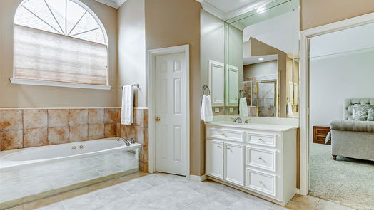 Houston 3-story, 3-bed 5206 Sagesquare Street-idx