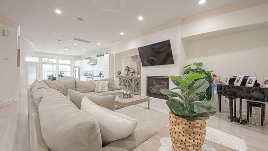 Houston 3-story, 3-bed 5508 Val Verde Street-idx