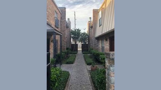 Houston 2-story, 2-bed 5528 Beverlyhill Street 3-idx