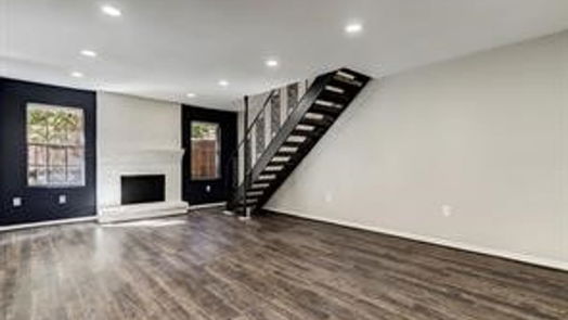 Houston 2-story, 2-bed 5528 Beverlyhill Street 3-idx