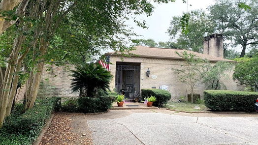 Houston 1-story, 3-bed 5610 Woodway Drive-idx