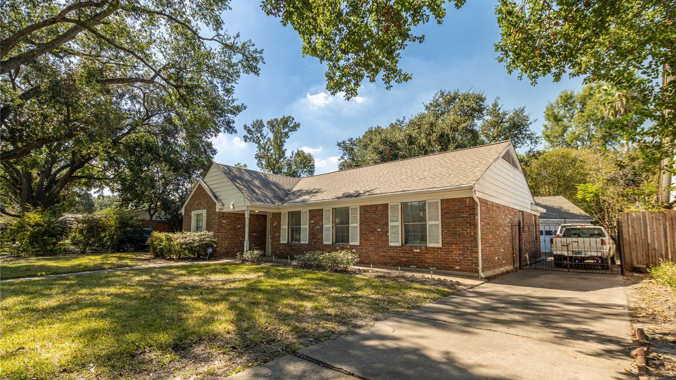 Houston 1-story, 3-bed 1804 Chimney Rock Rd Road-idx