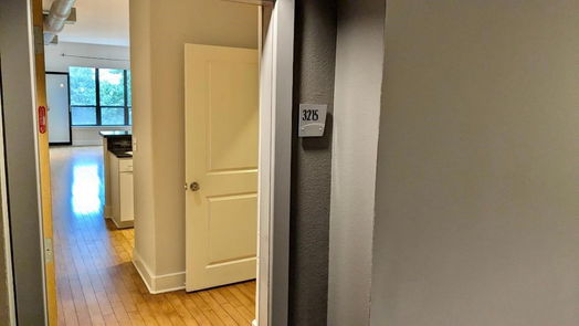 Houston 1-story, 1-bed 1901 Post Oak Boulevard 3215-idx
