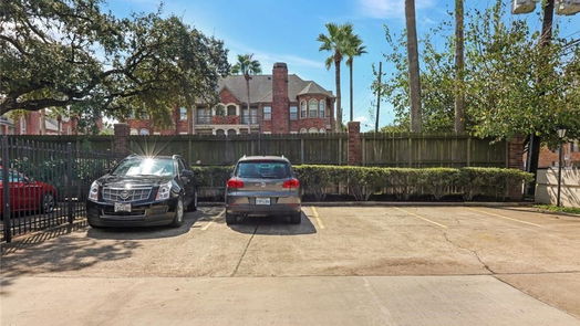 Houston 1-story, 1-bed 2333 Bering Drive 201-idx