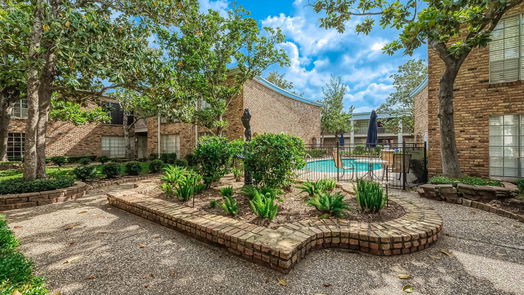 Houston 1-story, 1-bed 2121 Fountain View Drive 22-idx