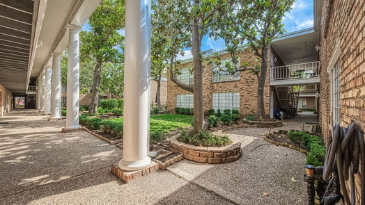 Houston 1-story, 1-bed 2121 Fountain View Drive 22-idx