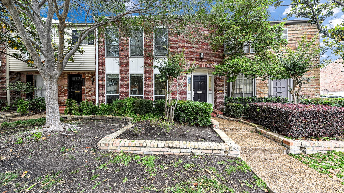 Houston 2-story, 4-bed 5878 Valley Forge Drive 149-idx