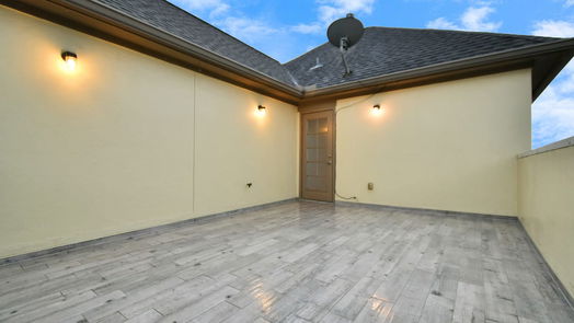 Houston 3-story, 3-bed 2215 Nantucket Drive B-idx