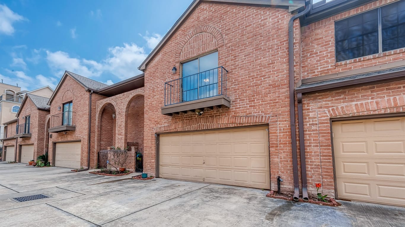 Houston 2-story, 2-bed 5630 Fairdale Lane 2-idx