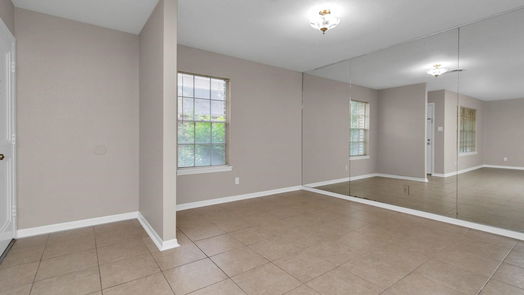 Houston 1-story, 3-bed 6401 Skyline Drive 38-idx