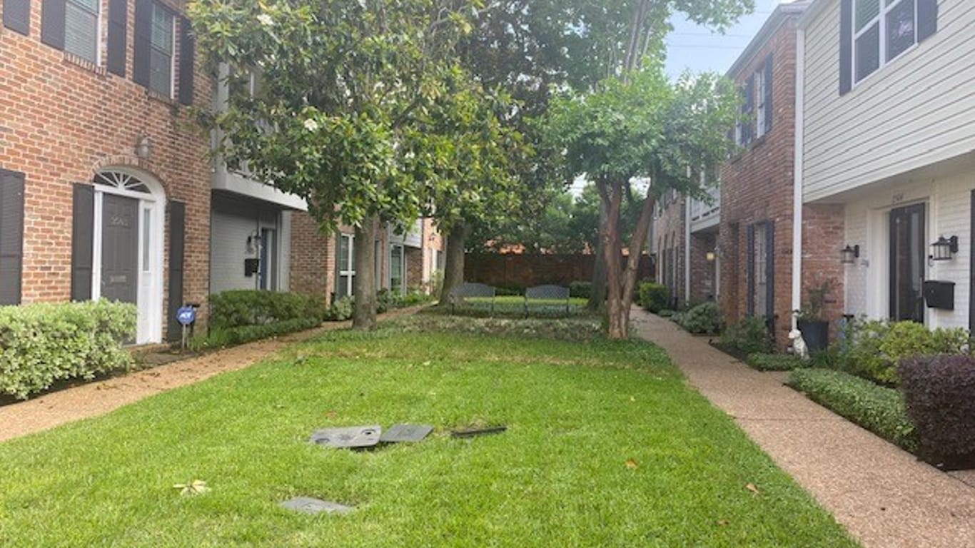 Houston 2-story, 2-bed 2512 Tarrytown Mall 71-idx