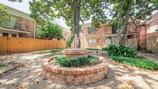 Houston 1-story, 2-bed 2824 Briarhurst Drive 20-idx