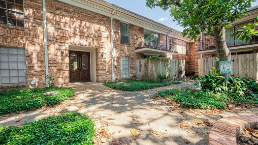 Houston 1-story, 2-bed 2824 Briarhurst Drive 20-idx