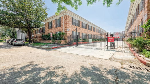 Houston 1-story, 2-bed 2824 Briarhurst Drive 20-idx