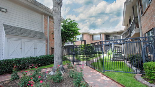 Houston 1-story, 2-bed 1223 Augusta Drive 3-idx