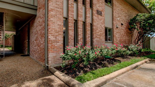 Houston 1-story, 2-bed 6447 Bayou Glen Road-idx