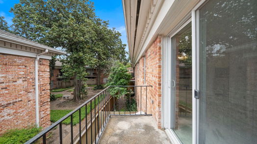 Houston 1-story, 2-bed 2824 Briarhurst Drive 26-idx