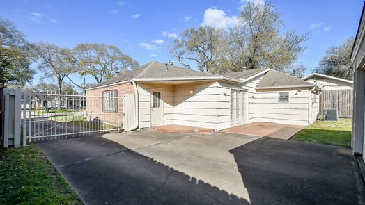 Houston 1-story, 3-bed 6249 Locke Lane-idx