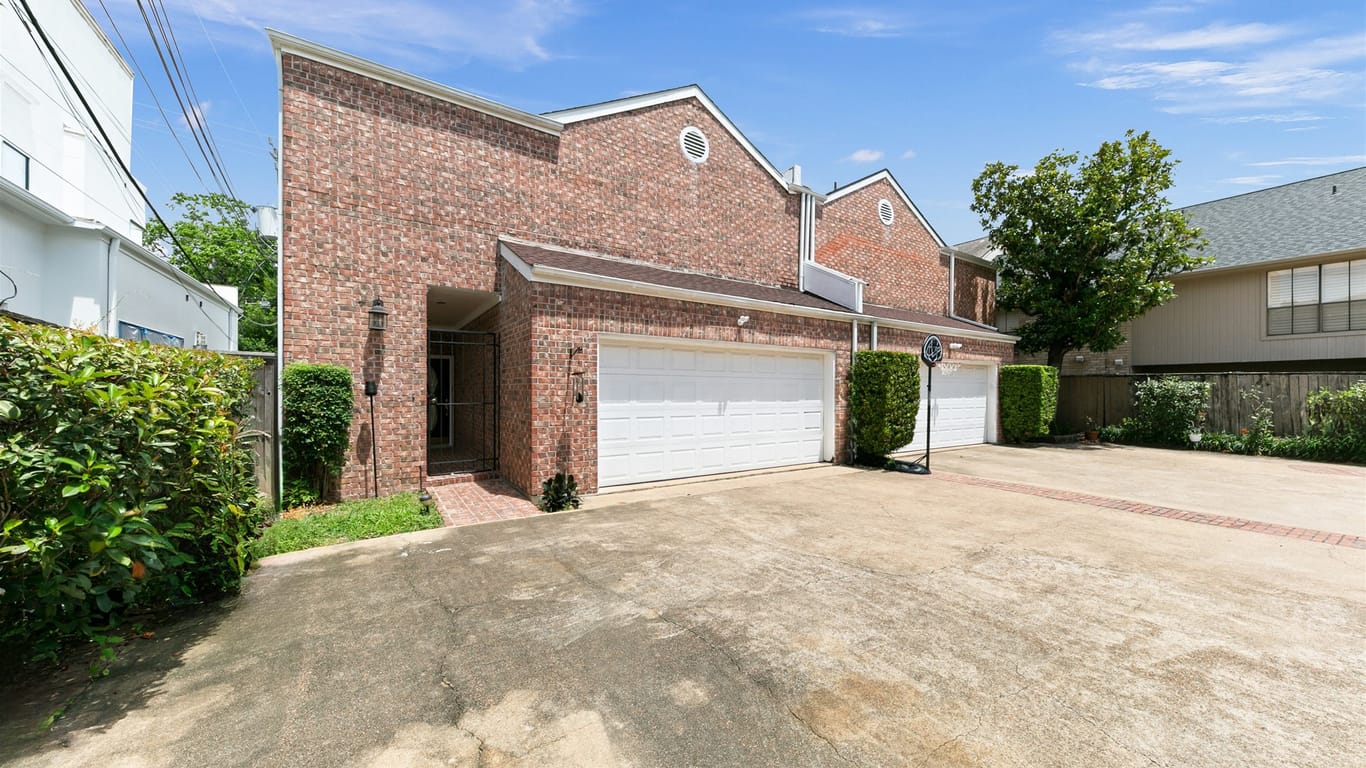 Houston 2-story, 2-bed 2413 Potomac Drive C-idx