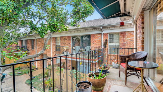 Houston 1-story, 1-bed 2824 Briarhurst Drive 12-idx