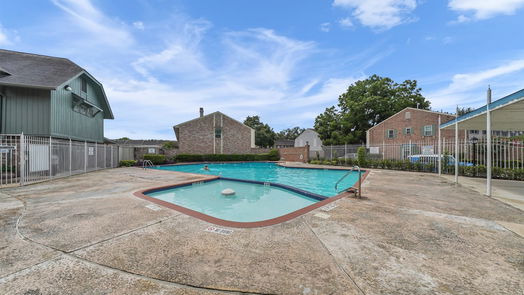 Houston 2-story, 3-bed 6313 Del Monte Drive 108-idx