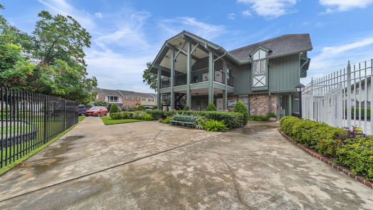 Houston 2-story, 3-bed 6313 Del Monte Drive 108-idx