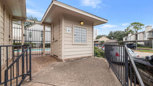 Houston 1-story, 1-bed 2425 Augusta Drive 49-idx