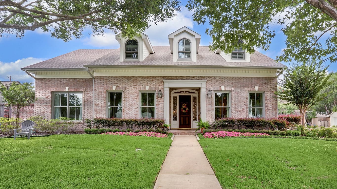 Houston 2-story, 5-bed 6200 Meadow Lake Lane-idx