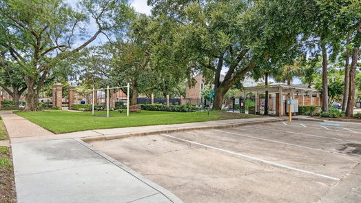 Houston 2-story, 4-bed 1116 Fountain View 215-idx