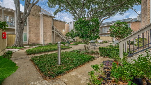 Houston 1-story, 1-bed 2001 Bering Drive 9G-idx