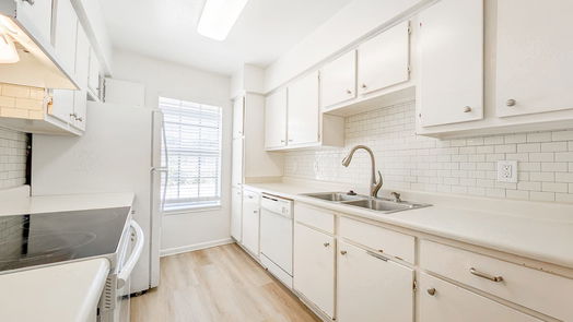 Houston 1-story, 2-bed 2250 Bering Drive 32-idx