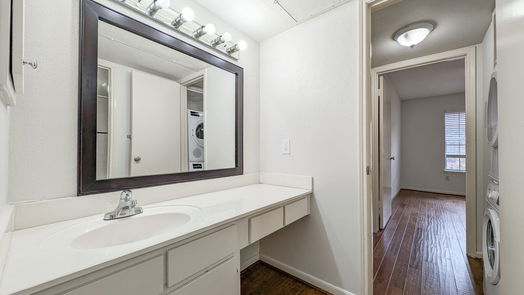 Houston 1-story, 2-bed 2250 Bering Drive 32-idx