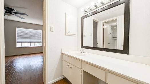 Houston 1-story, 2-bed 2250 Bering Drive 32-idx