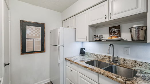 Houston 1-story, 2-bed 2125 Augusta Drive 55-idx