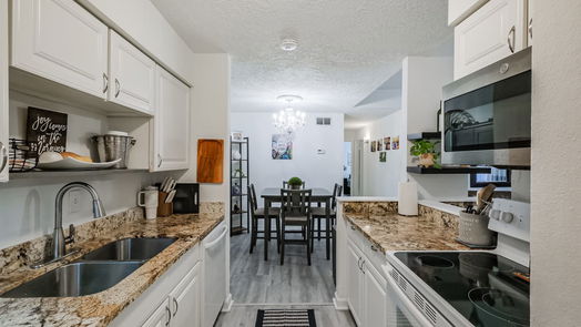 Houston 1-story, 2-bed 2125 Augusta Drive 55-idx