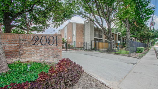 Houston 1-story, 1-bed 2001 Bering Drive 12B-idx