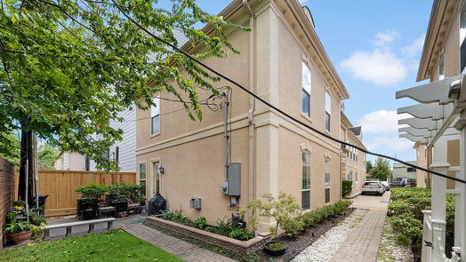 Houston 3-story, 4-bed 5722 Winsome Lane-idx