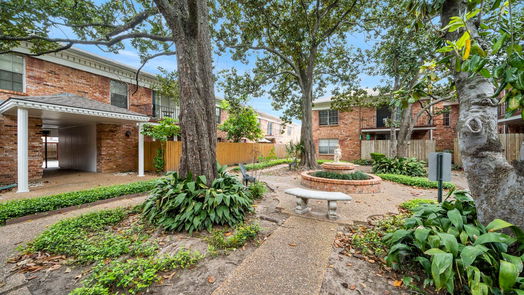 Houston 1-story, 2-bed 2824 Briarhurst Drive 26-idx