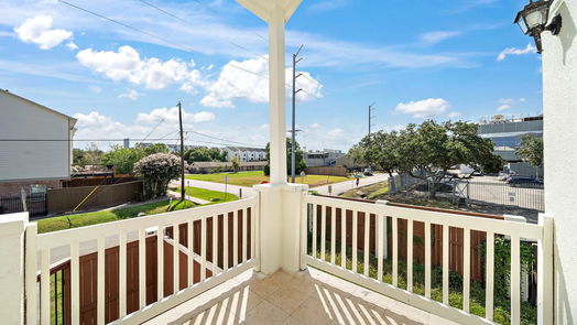 Houston 2-story, 2-bed 2922 Bering Drive-idx