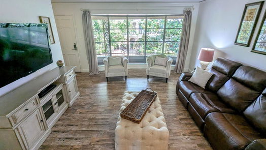 Houston 1-story, 1-bed 2727 Briarhurst Drive 18-idx