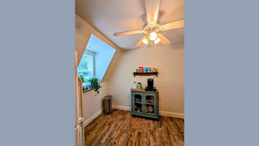 Houston 1-story, 1-bed 2727 Briarhurst Drive 18-idx