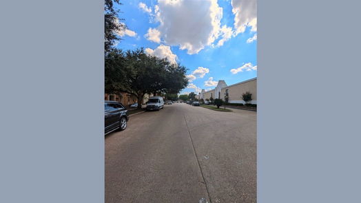 Houston 1-story, 1-bed 2727 Briarhurst Drive 18-idx