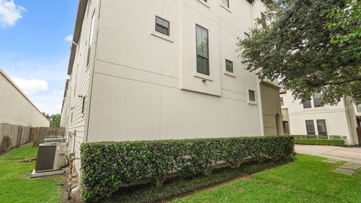 Houston 3-story, 2-bed 3101 Fairdale Oaks E-idx