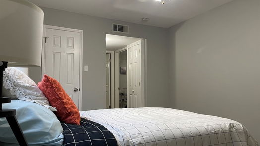 Houston null-story, 1-bed 1223 Augusta Drive 33-idx