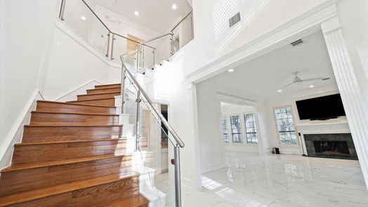 Houston 3-story, 4-bed 2525 Nantucket Drive 2-idx