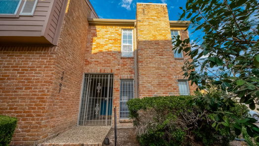 Houston 2-story, 2-bed 5961 Woodway Place Court-idx