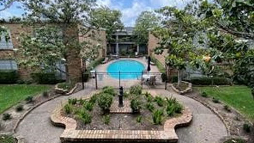 Houston 1-story, 3-bed 2101 Fountain View Drive 68-idx