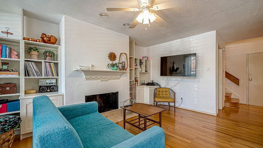 Houston 2-story, 2-bed 2333 Bering Drive 104-idx