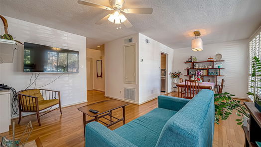 Houston 2-story, 2-bed 2333 Bering Drive 104-idx